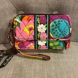 Vera Bradley Wristlet/Crossbody in Va Va Bloom